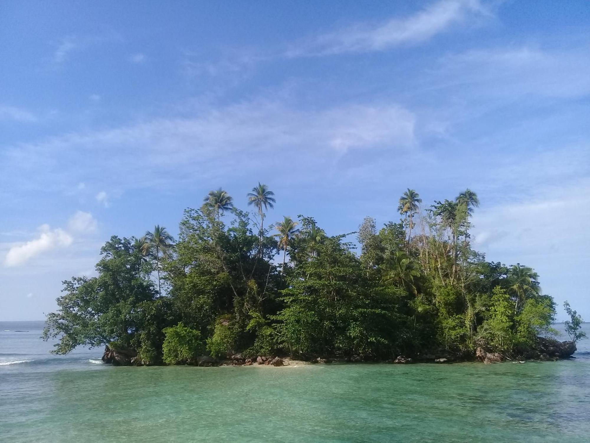 Nusa Nalan Beach Resort Rumah Olat Exterior photo