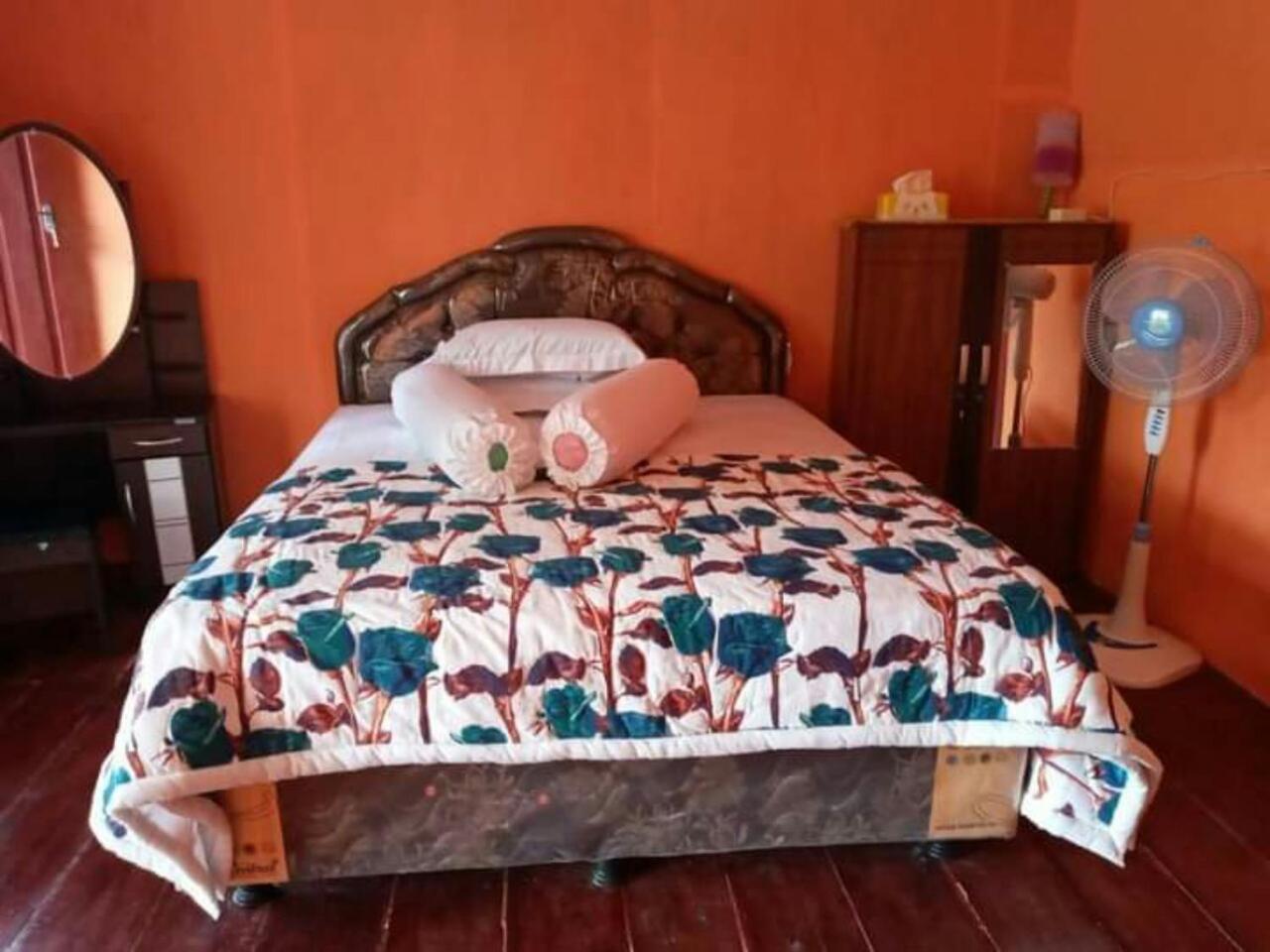 Nusa Nalan Beach Resort Rumah Olat Room photo