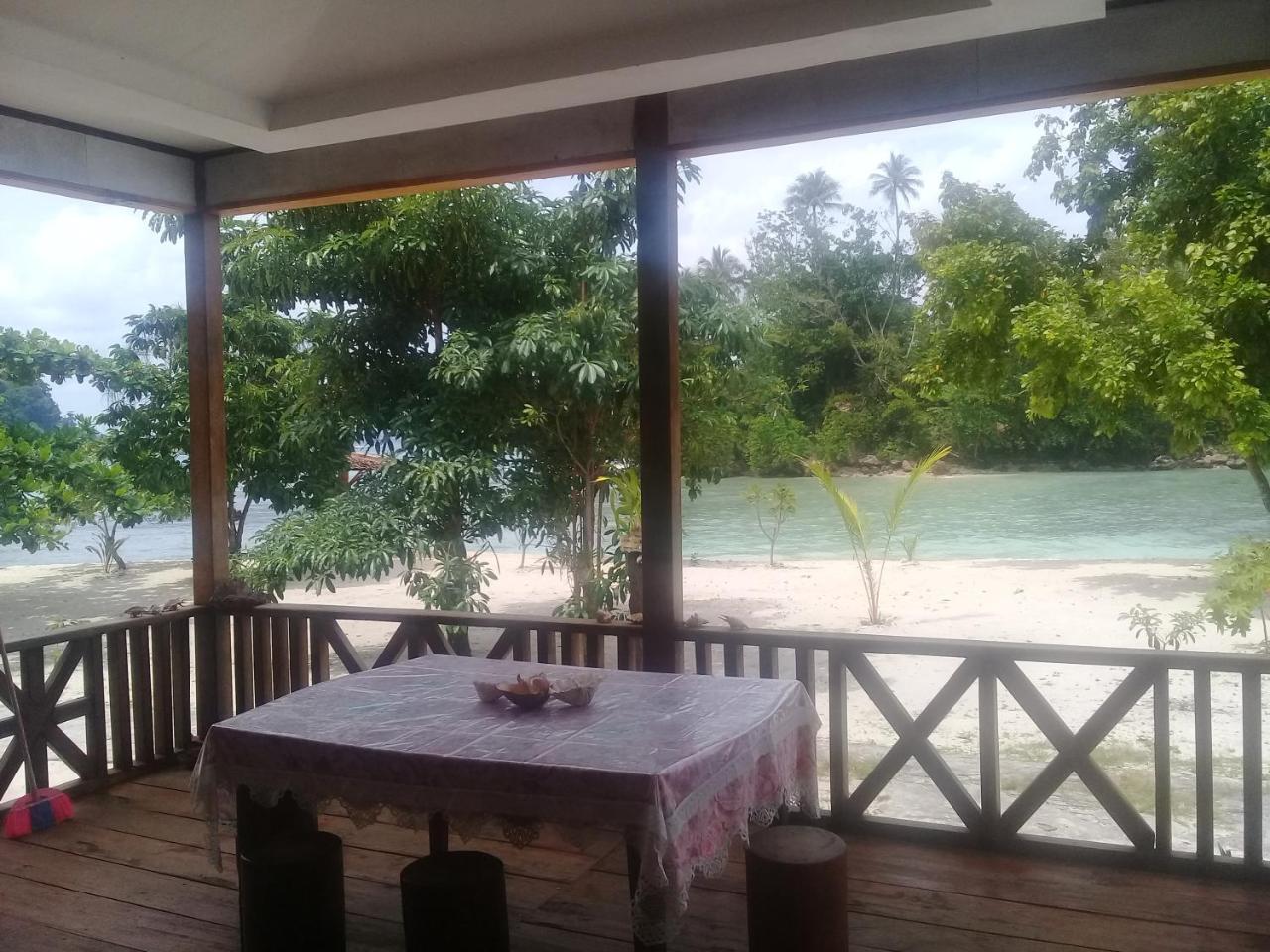 Nusa Nalan Beach Resort Rumah Olat Exterior photo