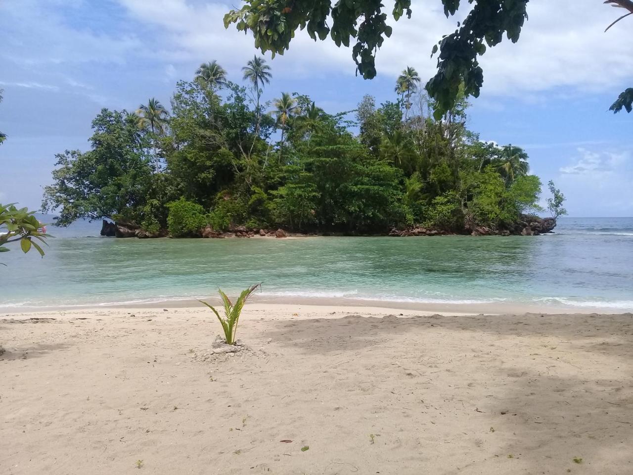 Nusa Nalan Beach Resort Rumah Olat Exterior photo